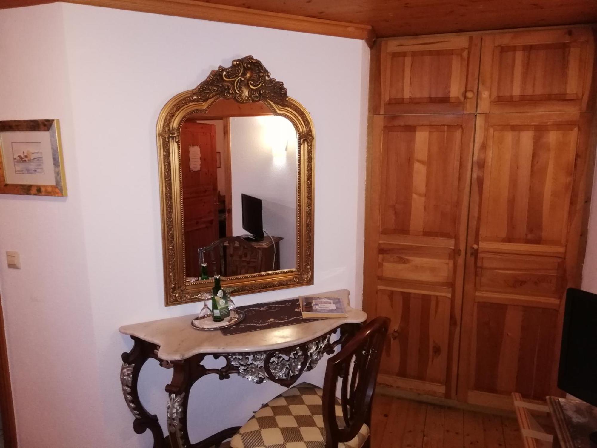 Alte Schreinerei-Auberge Harlekin Randegg Habitación foto